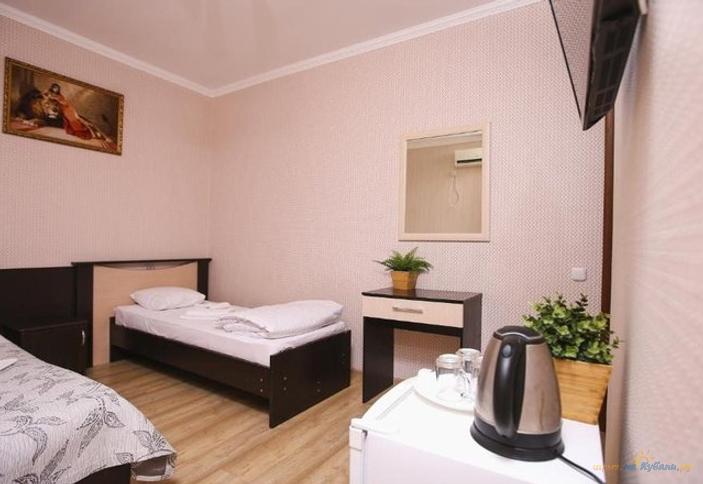 Эконом трехместный