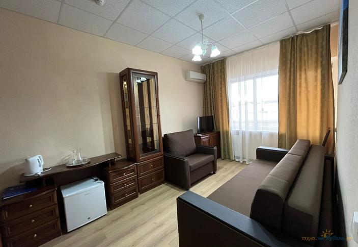 Джуниор-сьют