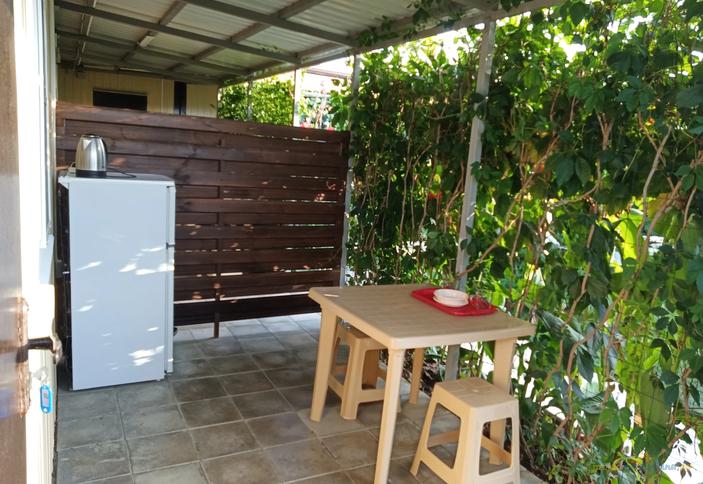 Однокомнатный трехместный домик с террасой