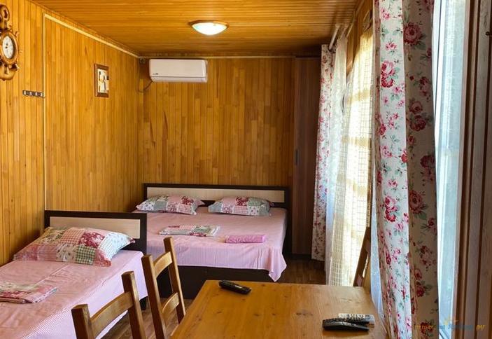 Трехместный домик с видом на море (отдельностоящий)