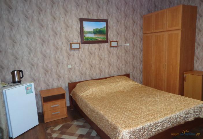 Эконом с двуспальной кроватью с удобствами