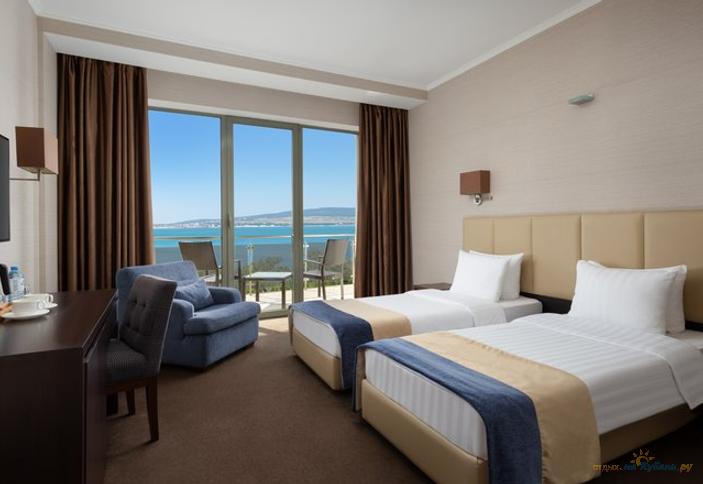 Сюит трехкомнатный