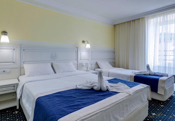 Трехместный с маленьким балконом, 5 этаж