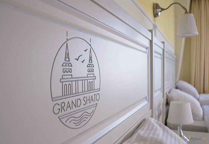 Четырехместный с маленьким балконом (вид на море) 5 этаж