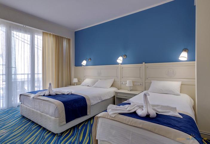 Семейный двухкомнатный с изолированными комнатами и балконом, теневая сторона, №218