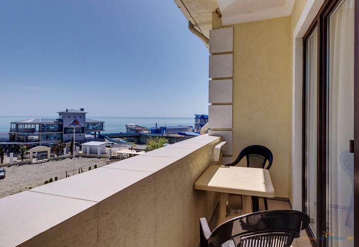 Апартаменты: спальня+студия с кухней и балконом (вид на море) №320, №401