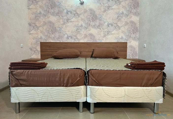 Трехместный