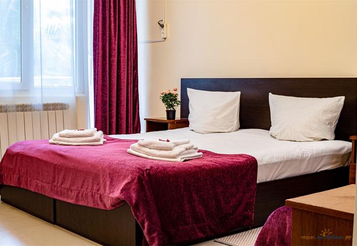 Полукомфорт четырехместный (с общим балконом)