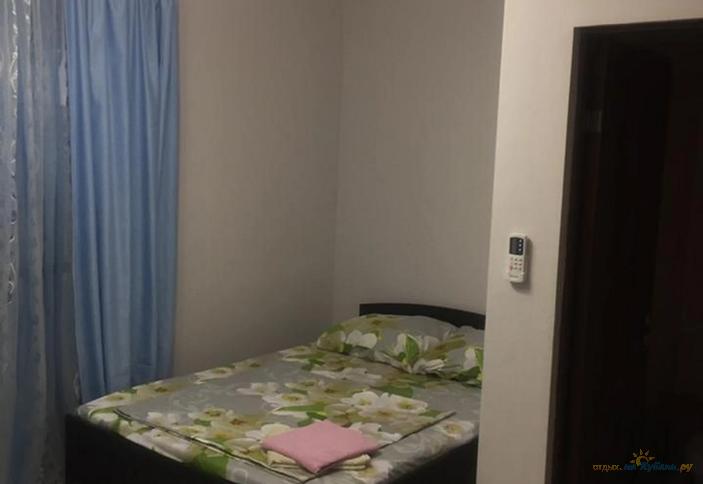 Семейный трехместный