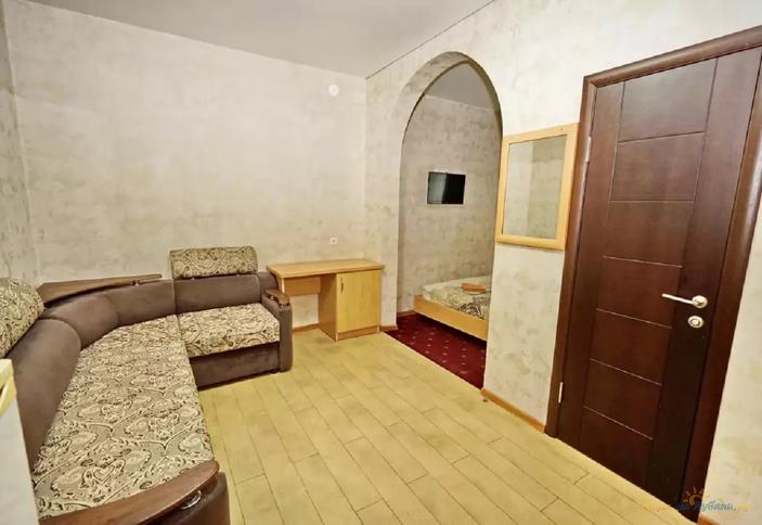 Люкс двухкомнатный четырехместный