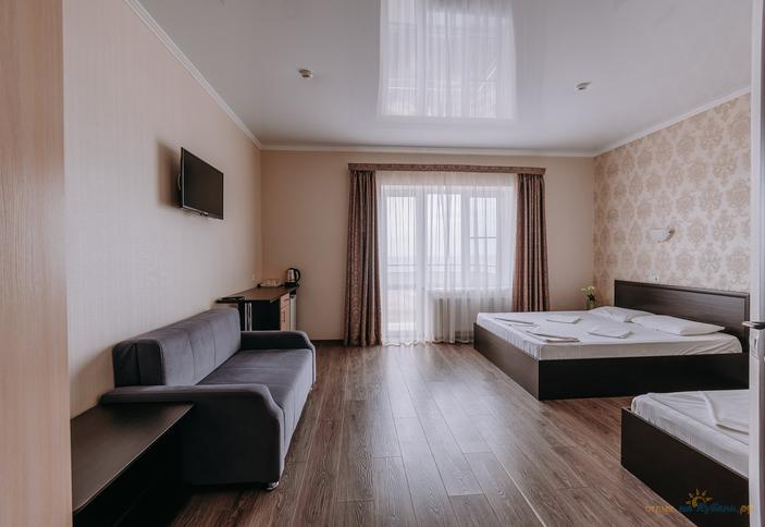 Стандарт плюс трехместный (вид на море)