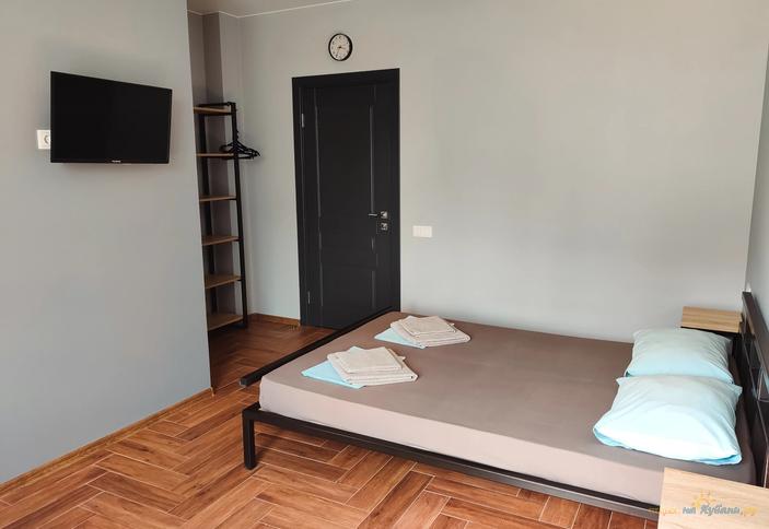 Двухместный (с двуспальной кроватью)