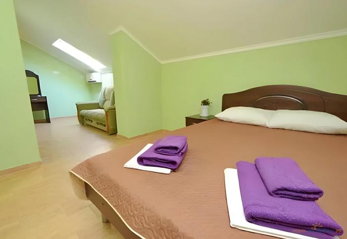 Стандарт трехместный (мансарда) 