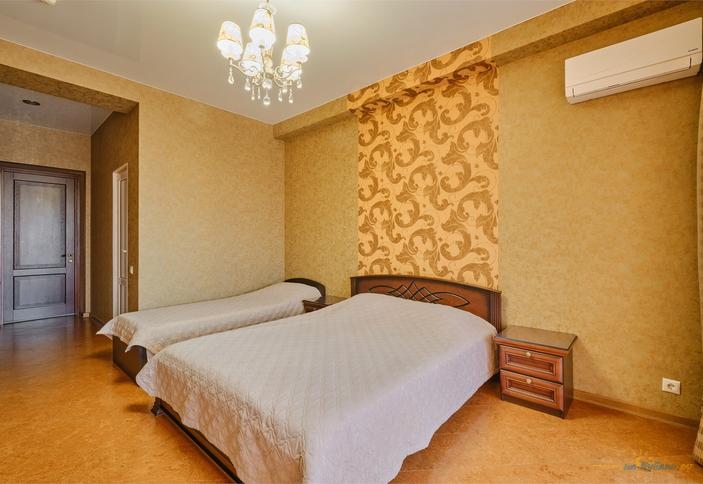 Стандарт 3-местный с выходом на террасу