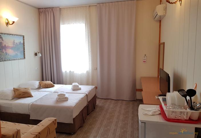 Стандарт пятиместный с общим балконом с видом на море, Корпус 2 (№304)