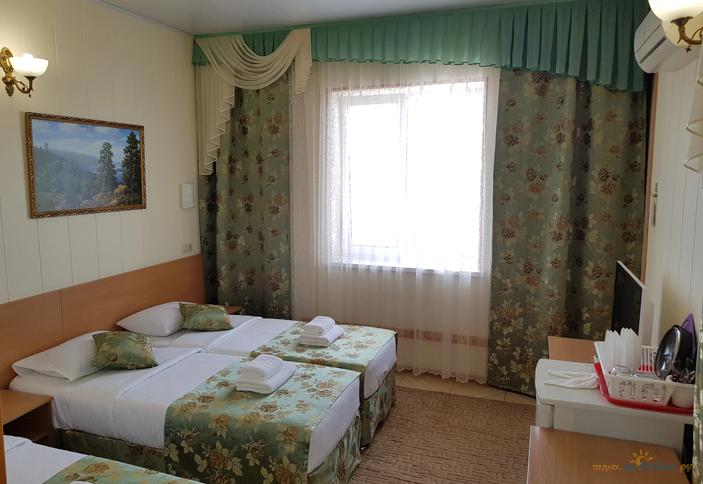 Люкс трехместный со смежным балконом, Корпус 2 (№312)