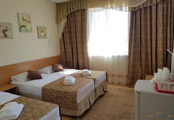 Люкс трехместный с отдельным балконом, Корпус 2 (№212)