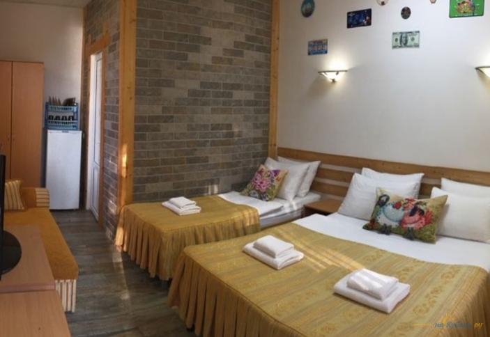 Люкс трехместный с отдельным балконом, Корпус 1 (№206)