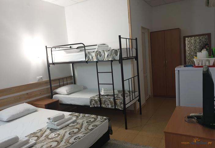 Люкс четырехместный с верандой, Корпус 2 (№102)