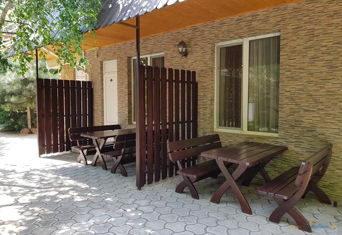 Люкс четырехместный с верандой, Корпус 2 (№101)