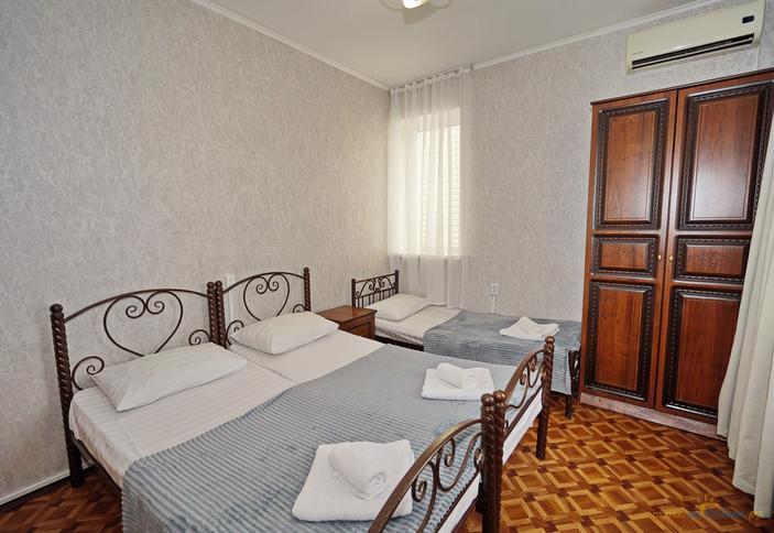 Стандарт трехместный с балконом