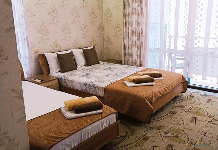 Трехместный с балконом (Standart 3 Plus)