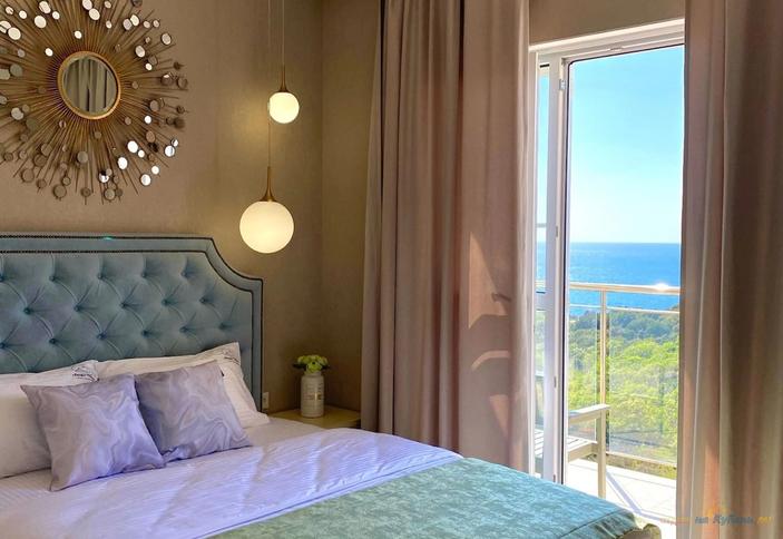 2-квартира со столовой, с балконом и видом на море