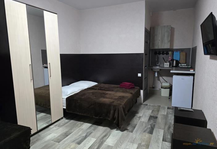 Студия с кухней (4 места)