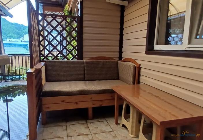 Трехместный