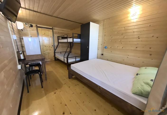 Четырехместный с видом на море на втором этаже