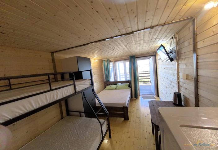 Четырехместный с видом на море на первом этаже