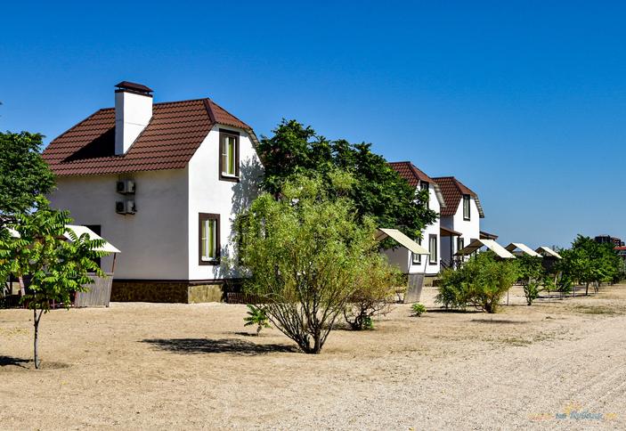 Коттедж четырехместный трехкомнатный, Казачий берег-1