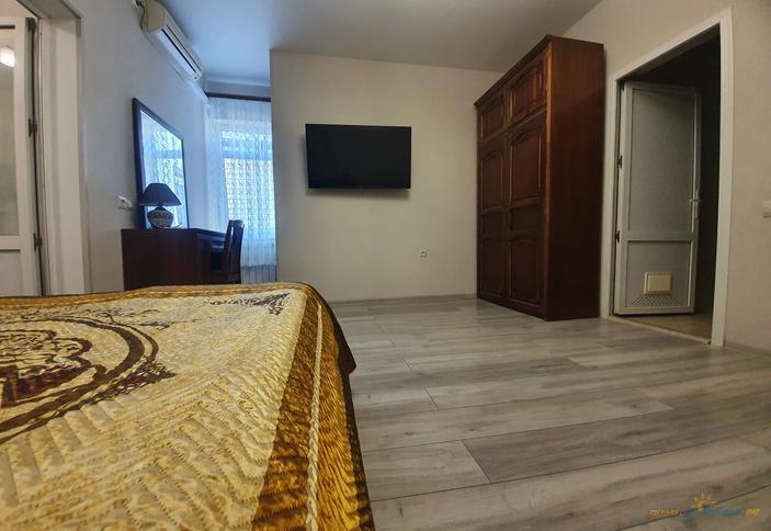 Большая комната с кухней