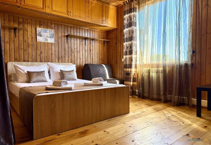 Пятиместный двухуровневый с кухней