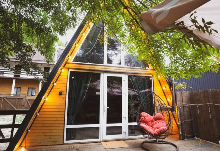 A‑фрейм с панорамами, джакузи и горячим чаном