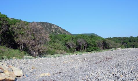 В трех километрах от Большого Утриша.