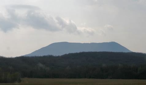 Вид на гору Собербаш из ст. Азовской.
