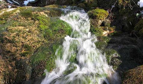 Ручей, вытекающий из Университетской пещеры