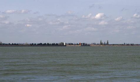 Краснодарское водохранилище.