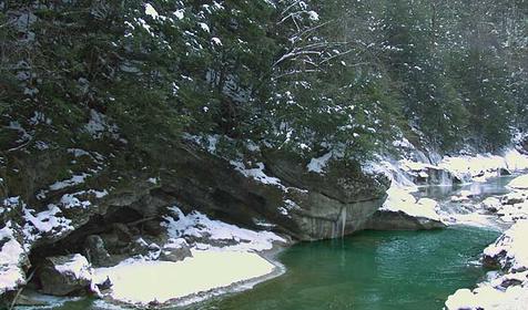 Река Курджипс в Гуамском ущелье