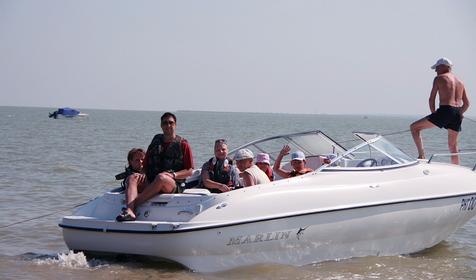 Развлечения на пляже, г. Ейск