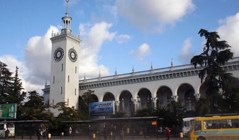 Железнодорожный вокзал города Сочи