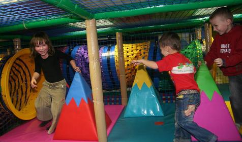 Игры для детей в развлекательном центре Мадагаскар