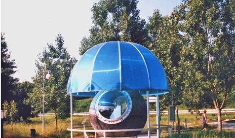 Космический модуль, на котором обезьяна летала в космос, питомник обезьян института медицинской приматологии РАМН, г. Сочи, с. Веселое-1