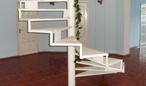 Лестница в гостинице Каурма, г. Анапа, п. Джемете