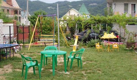 Отдых с детьми на территории мини-гостиницы Райский уголок, Туапсинский район, с. Агой