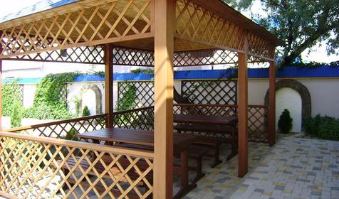 Беседка во дворе, гостиница Мегаполис, г. Анапа, п. Витязево