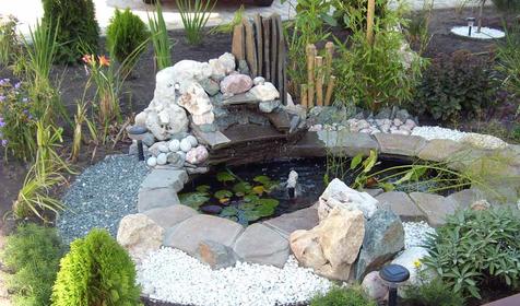 Мини-водопад на территории гостиницы Мегаполис, г. Анапа, п. Витязево