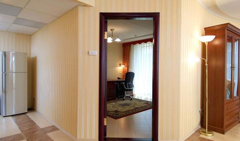 Номер люкс 3-х комнатный со смежным номером для охраны, отель Платан Южный, г. Краснодар