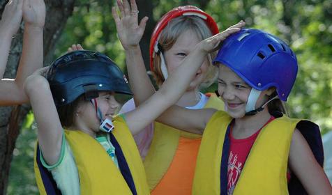 Юные участники сплавов по р. Белой, Республика Адыгея, ст. Даховская